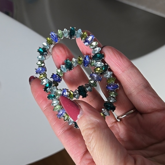 Elegant Multicolor Glasd Stones Hoop Earrings - Picture 10 of 16